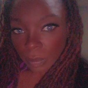 Meet your Posher, Ebony